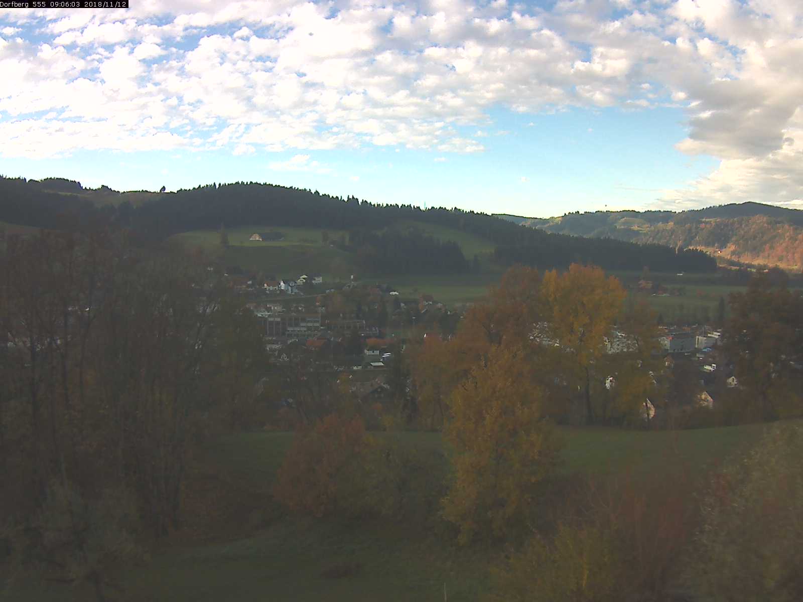 Webcam-Bild: Aussicht vom Dorfberg in Langnau 20181112-090601