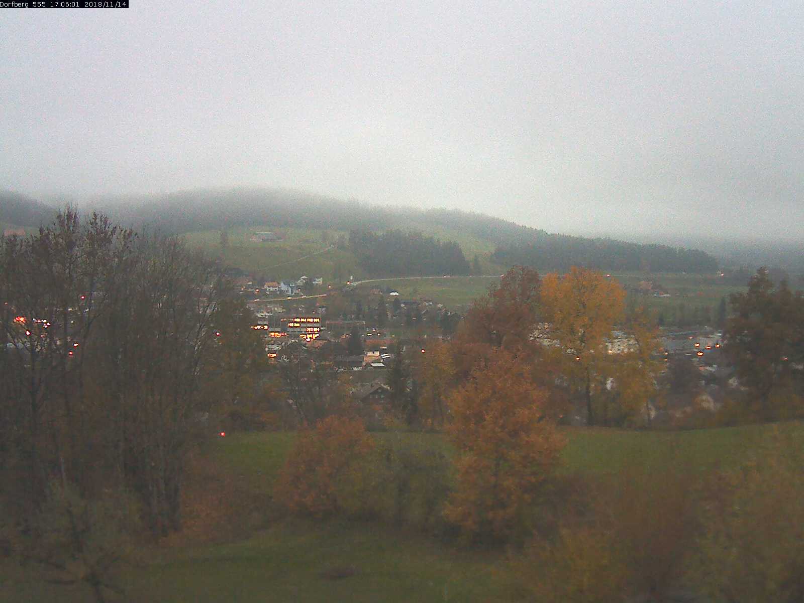 Webcam-Bild: Aussicht vom Dorfberg in Langnau 20181114-170601