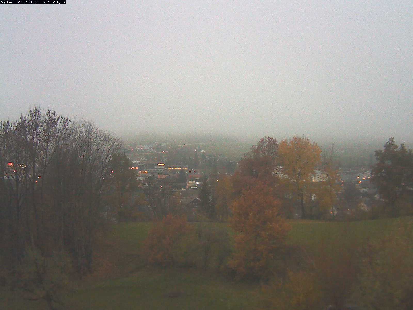 Webcam-Bild: Aussicht vom Dorfberg in Langnau 20181115-170601
