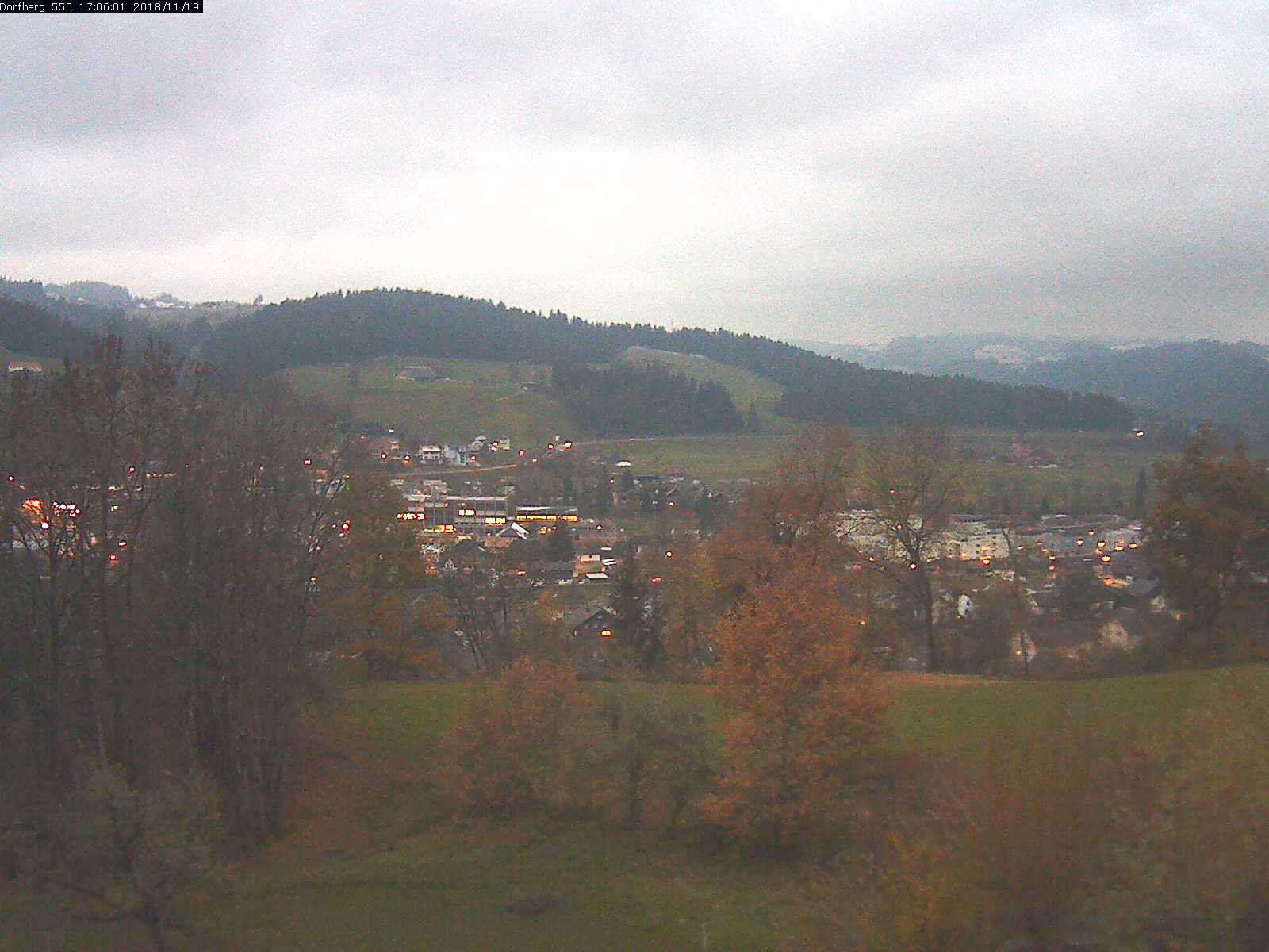 Webcam-Bild: Aussicht vom Dorfberg in Langnau 20181119-170601