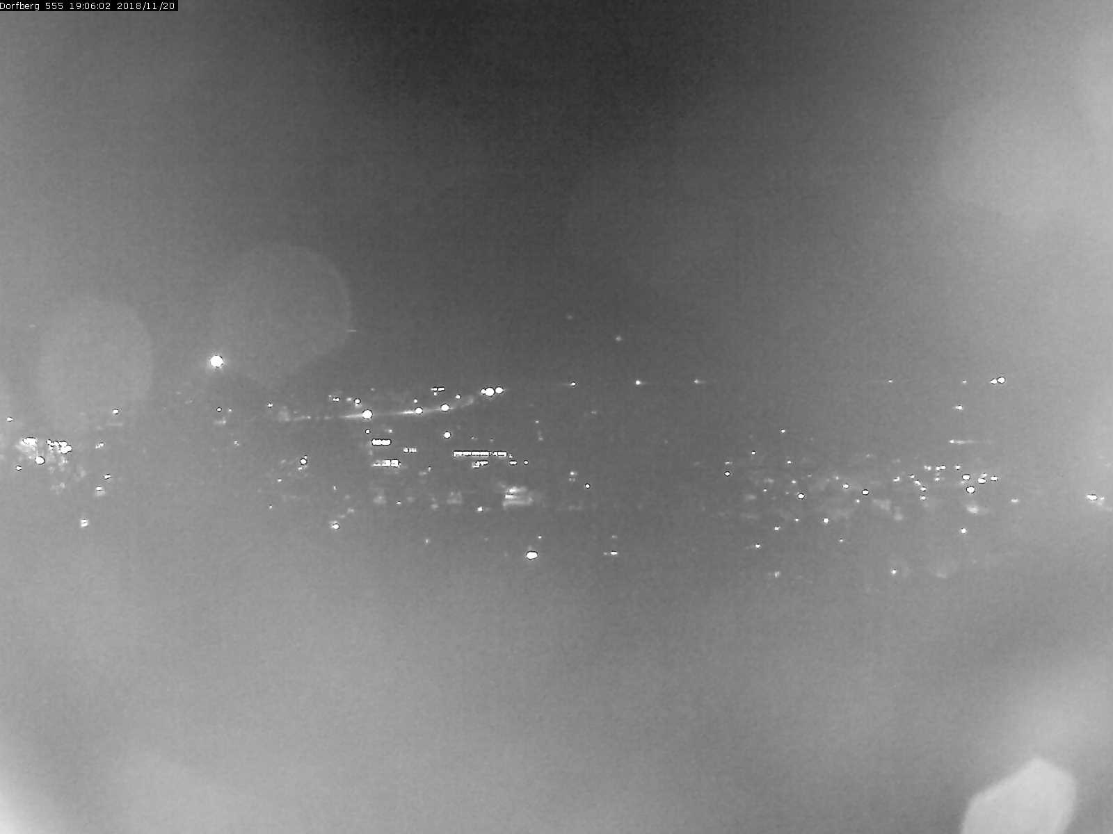 Webcam-Bild: Aussicht vom Dorfberg in Langnau 20181120-190601