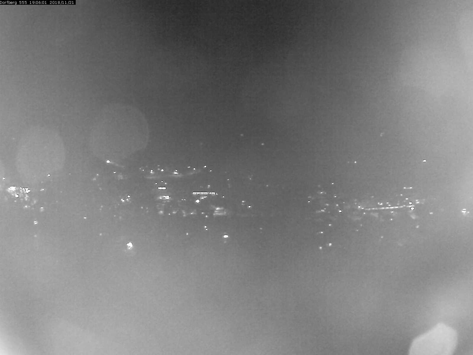 Webcam-Bild: Aussicht vom Dorfberg in Langnau 20181121-190601