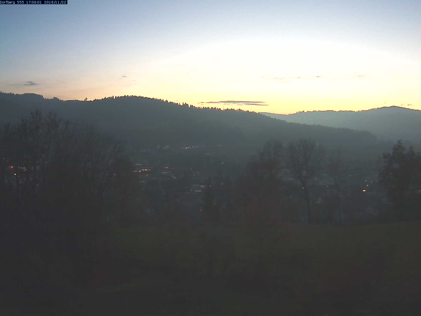 Webcam-Bild: Aussicht vom Dorfberg in Langnau 20181122-170601