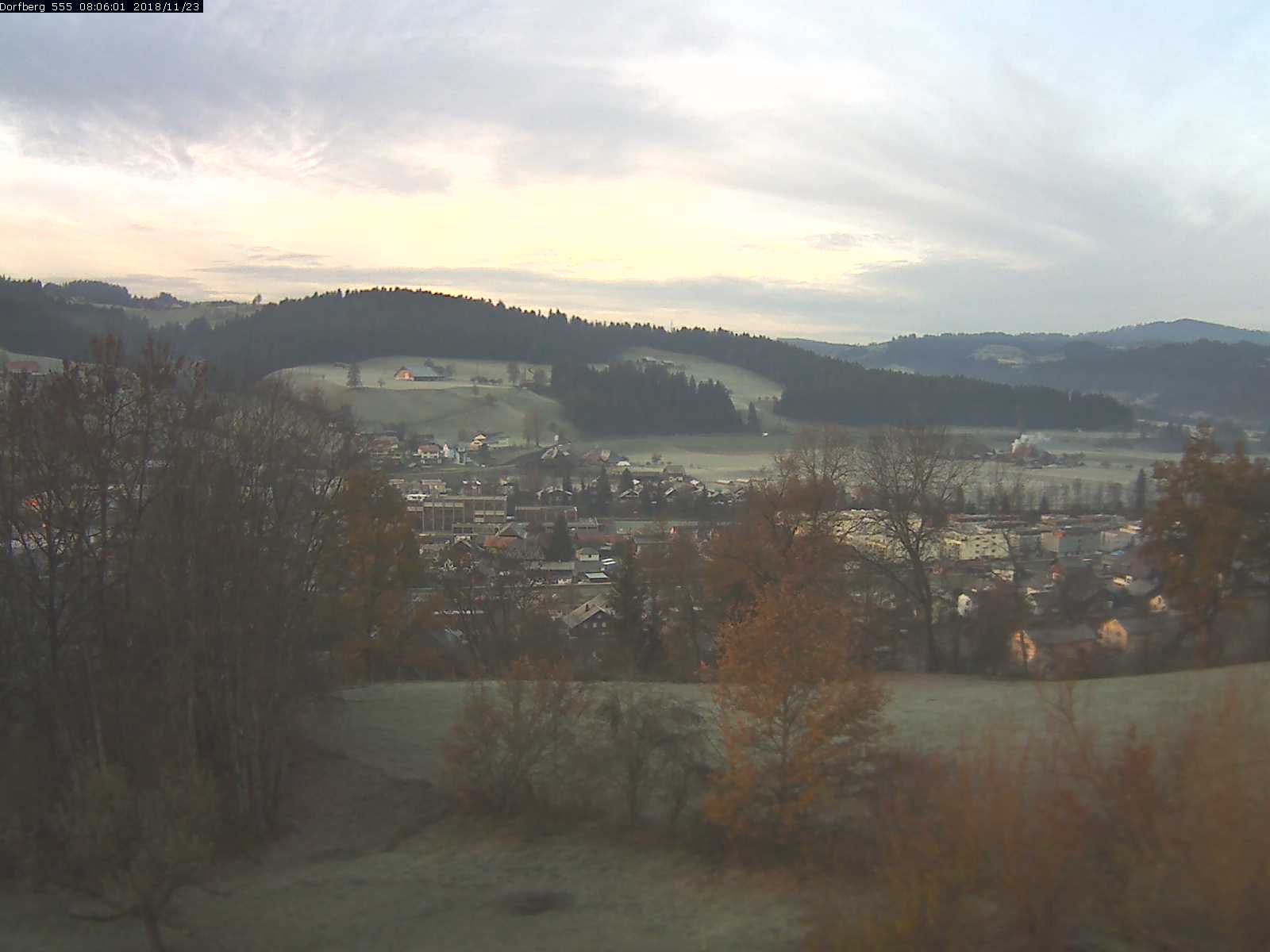 Webcam-Bild: Aussicht vom Dorfberg in Langnau 20181123-080601