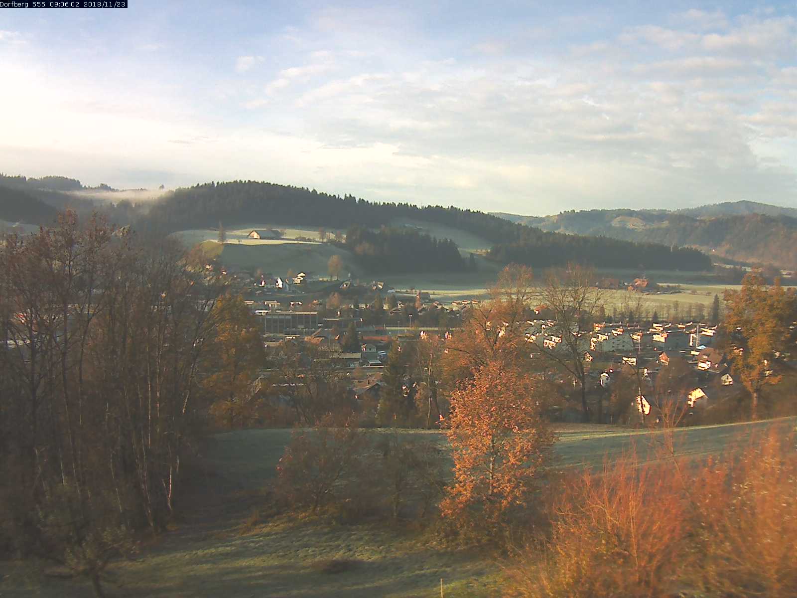 Webcam-Bild: Aussicht vom Dorfberg in Langnau 20181123-090601
