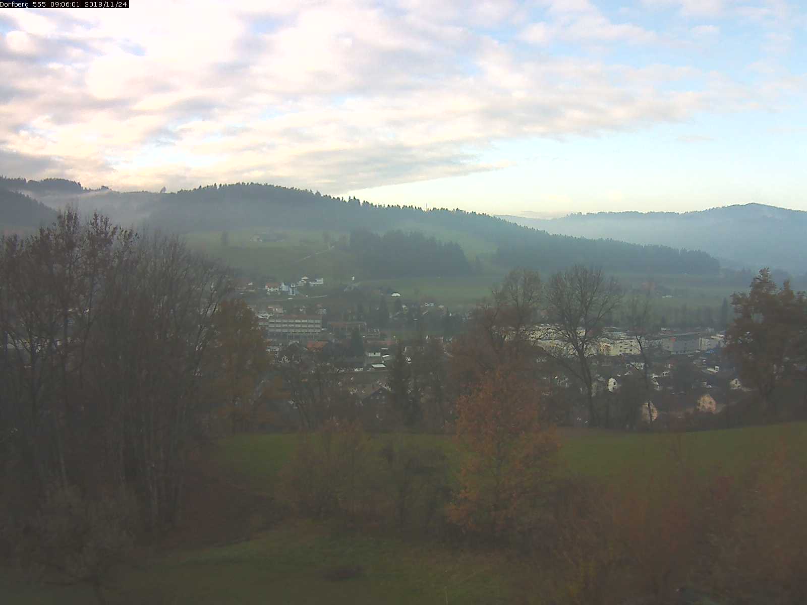 Webcam-Bild: Aussicht vom Dorfberg in Langnau 20181124-090601
