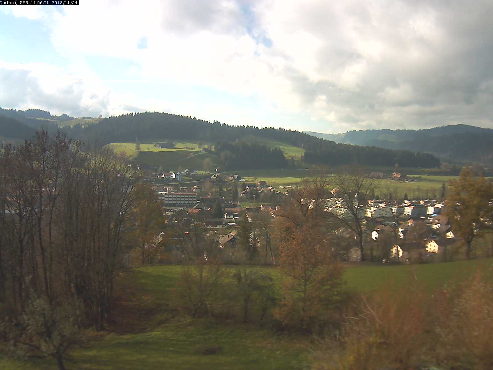 Webcam-Bild: Aussicht vom Dorfberg in Langnau 20181124-110601