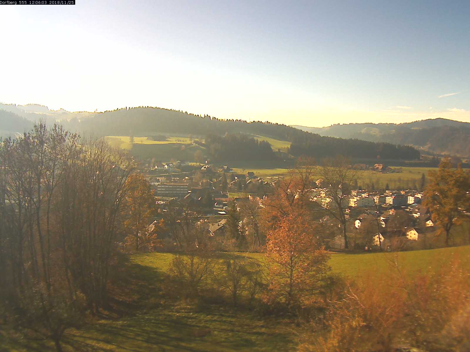 Webcam-Bild: Aussicht vom Dorfberg in Langnau 20181125-120602