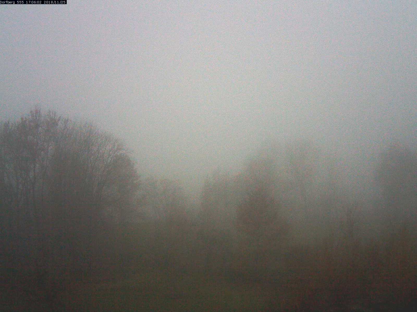Webcam-Bild: Aussicht vom Dorfberg in Langnau 20181125-170601