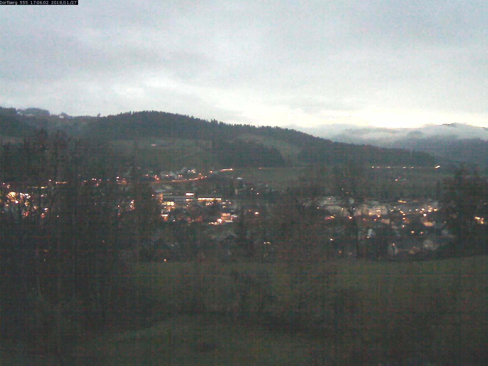 Webcam-Bild: Aussicht vom Dorfberg in Langnau 20181127-170601