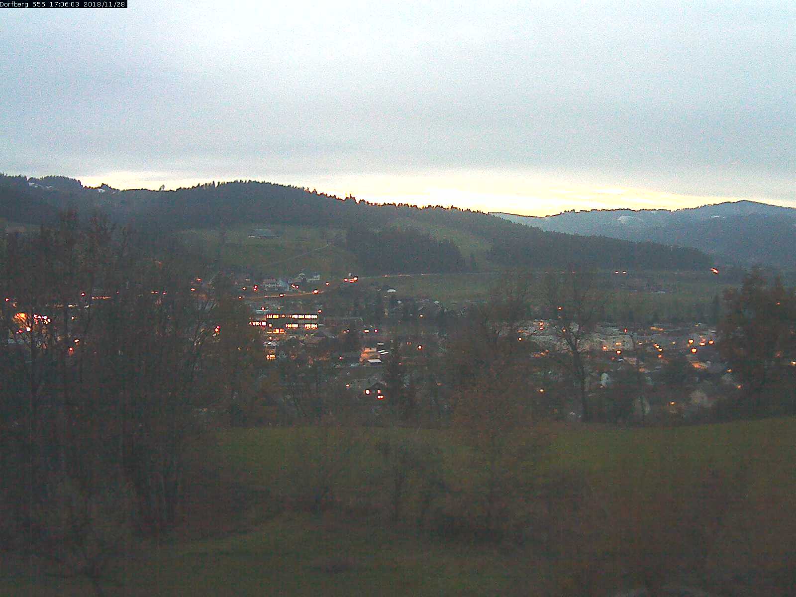 Webcam-Bild: Aussicht vom Dorfberg in Langnau 20181128-170601