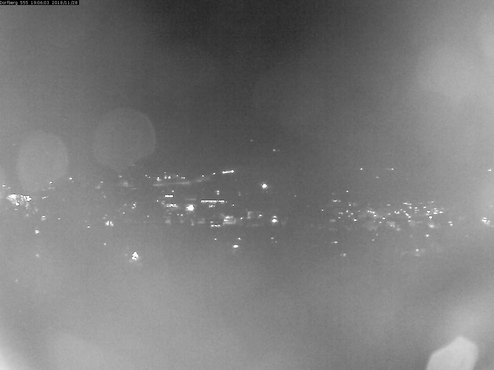 Webcam-Bild: Aussicht vom Dorfberg in Langnau 20181128-190601