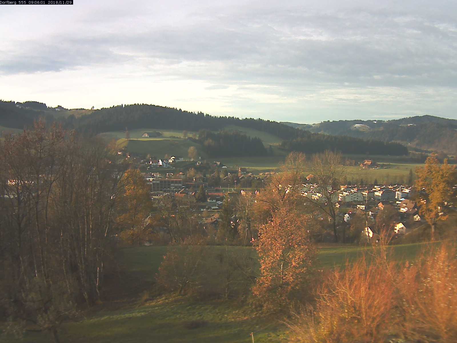 Webcam-Bild: Aussicht vom Dorfberg in Langnau 20181129-090601
