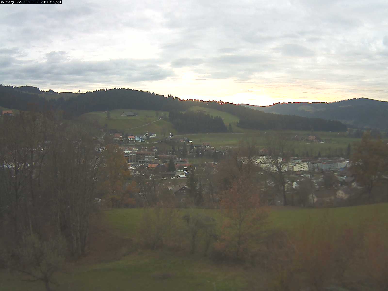 Webcam-Bild: Aussicht vom Dorfberg in Langnau 20181129-160601