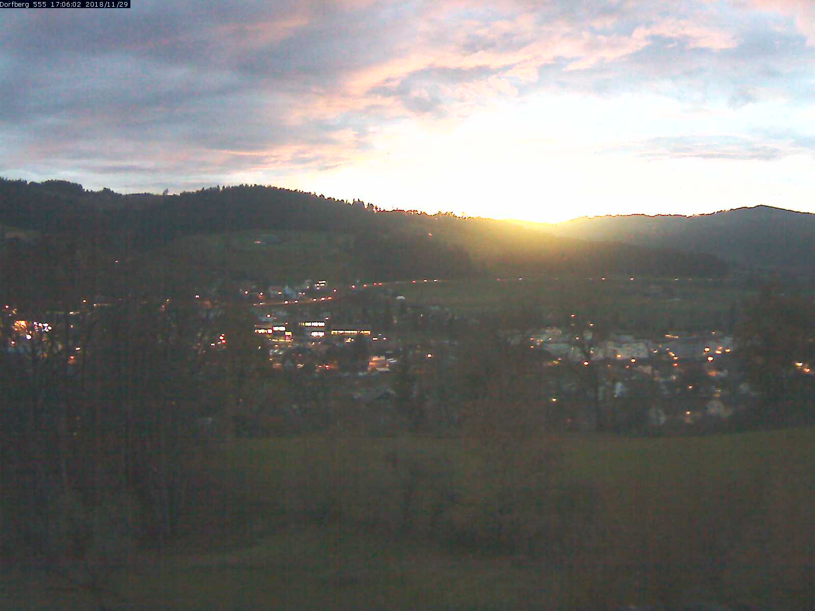 Webcam-Bild: Aussicht vom Dorfberg in Langnau 20181129-170601