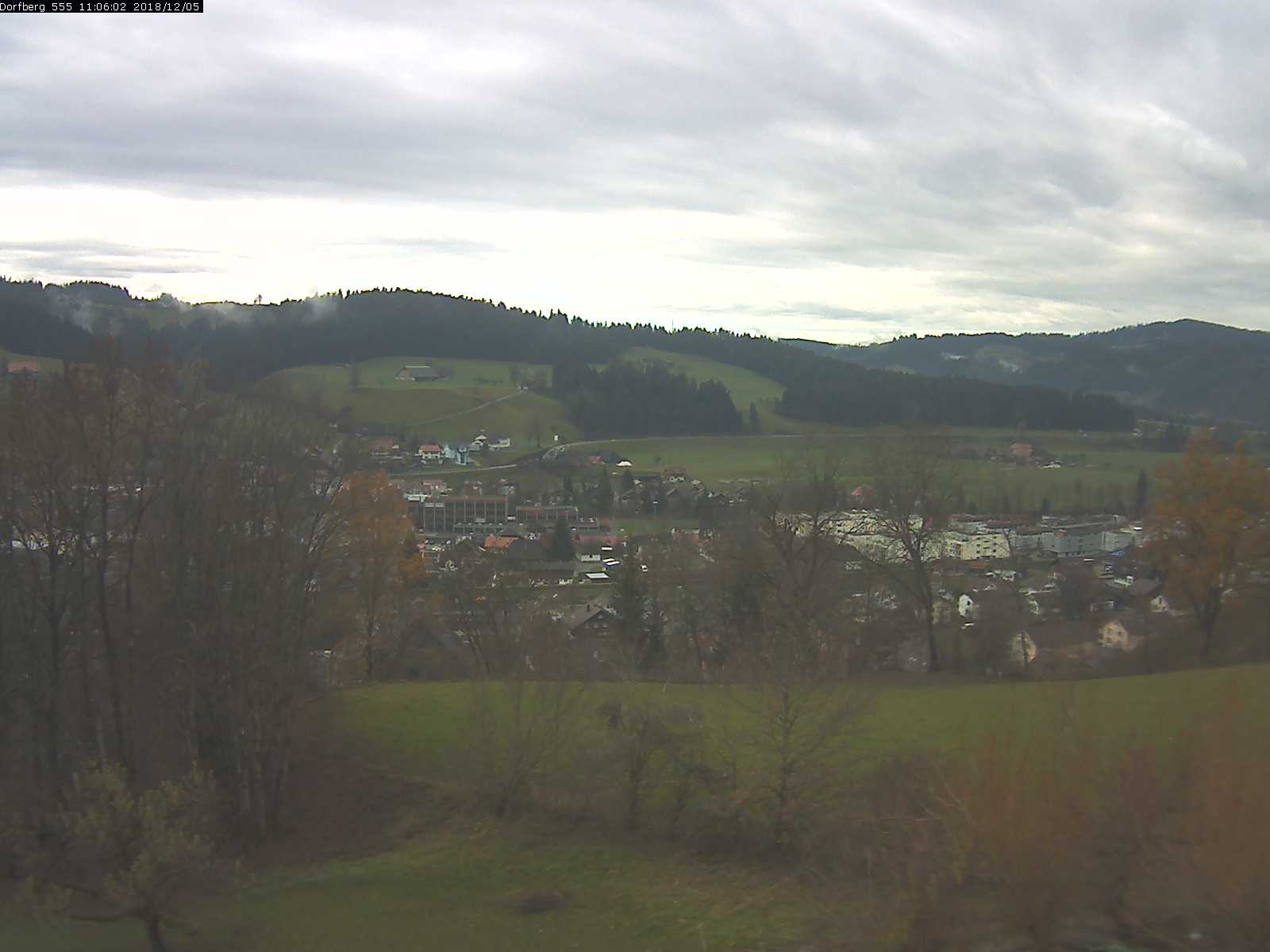 Webcam-Bild: Aussicht vom Dorfberg in Langnau 20181205-110601