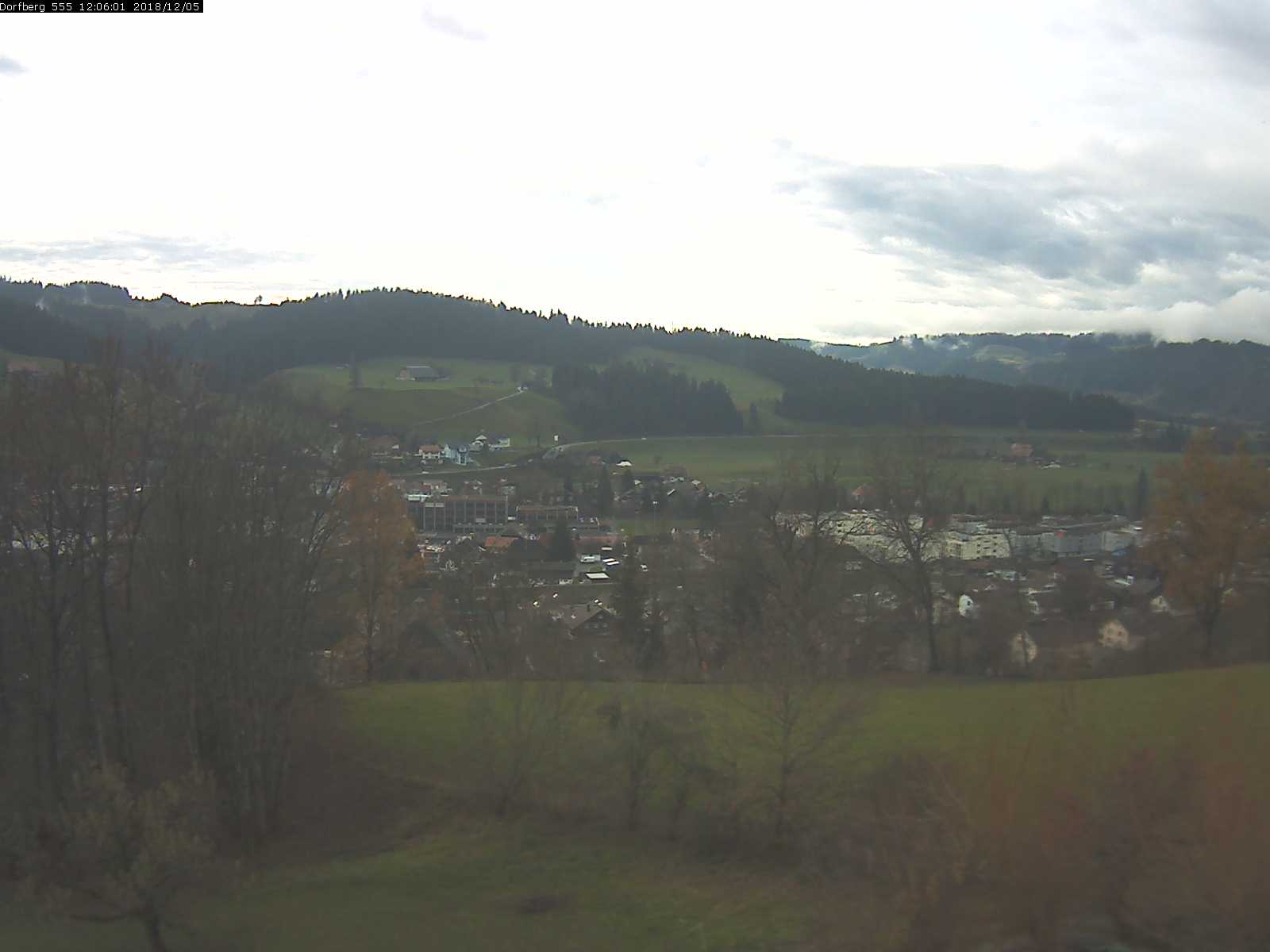 Webcam-Bild: Aussicht vom Dorfberg in Langnau 20181205-120601