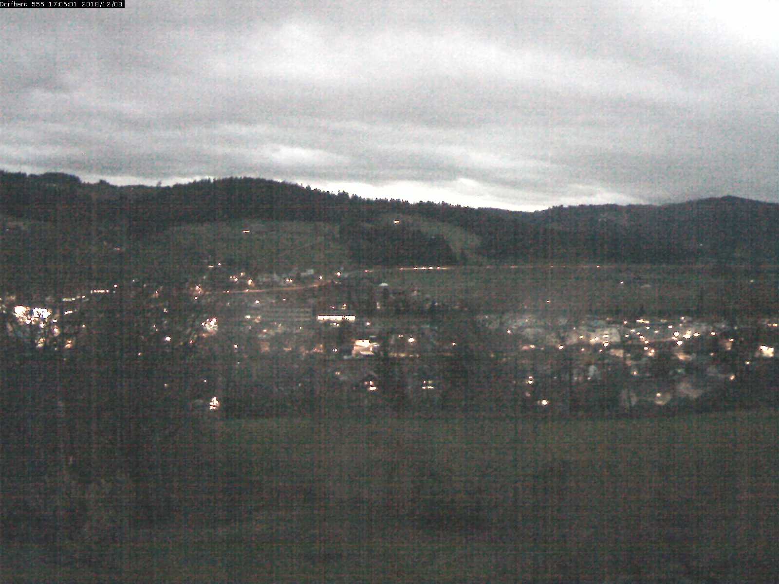 Webcam-Bild: Aussicht vom Dorfberg in Langnau 20181208-170601