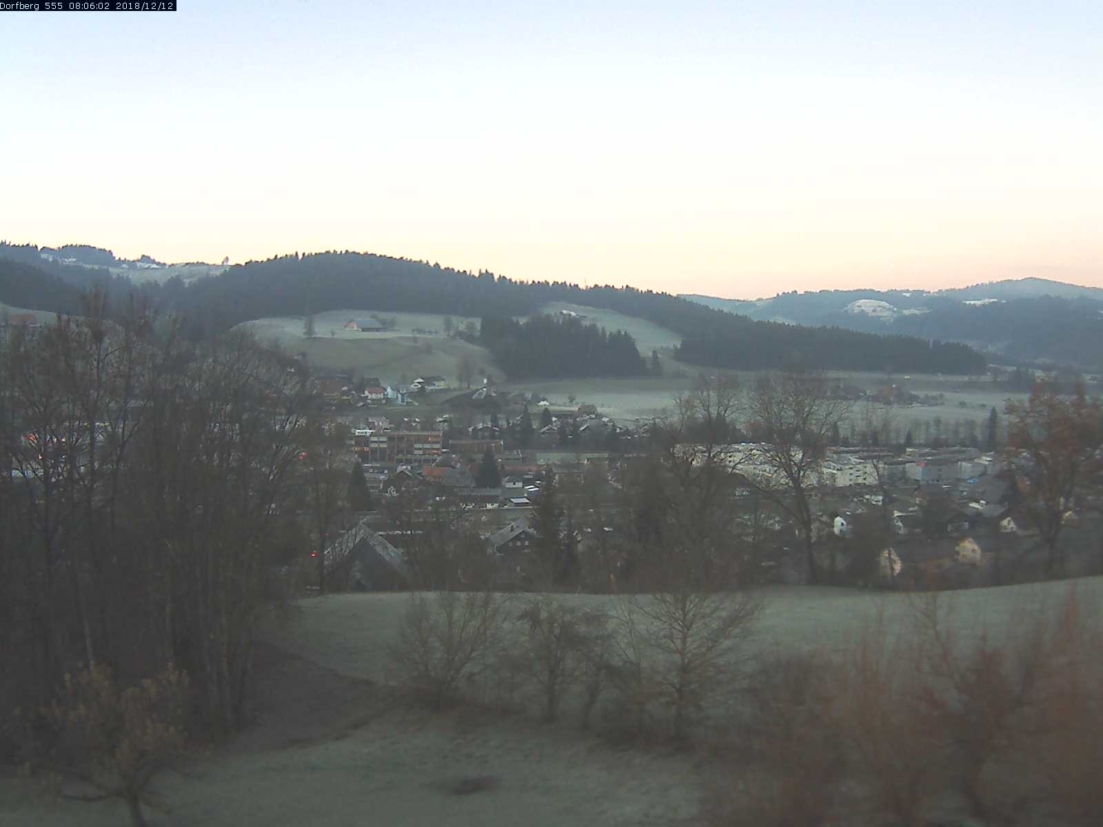 Webcam-Bild: Aussicht vom Dorfberg in Langnau 20181212-080601