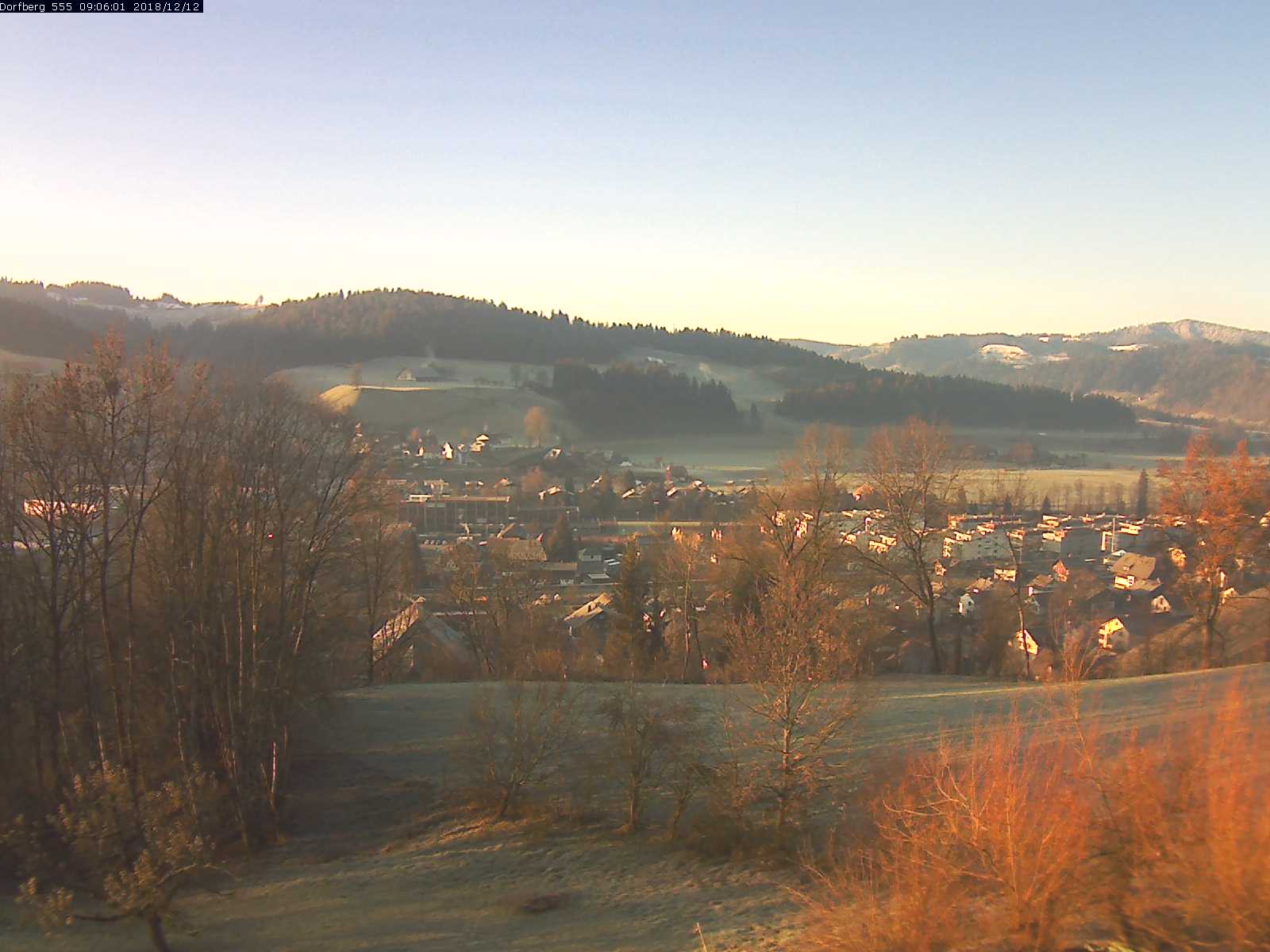 Webcam-Bild: Aussicht vom Dorfberg in Langnau 20181212-090601