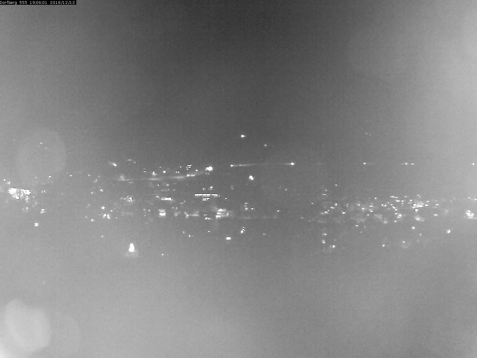 Webcam-Bild: Aussicht vom Dorfberg in Langnau 20181212-190601