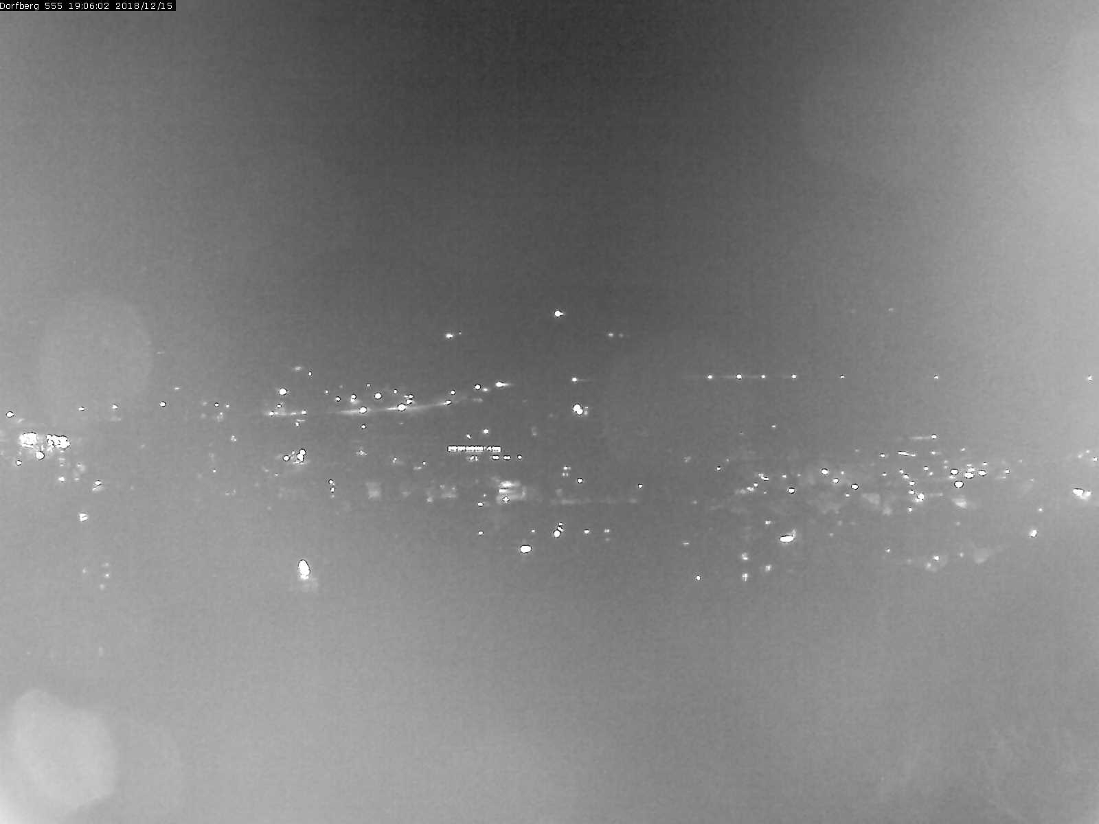 Webcam-Bild: Aussicht vom Dorfberg in Langnau 20181215-190602