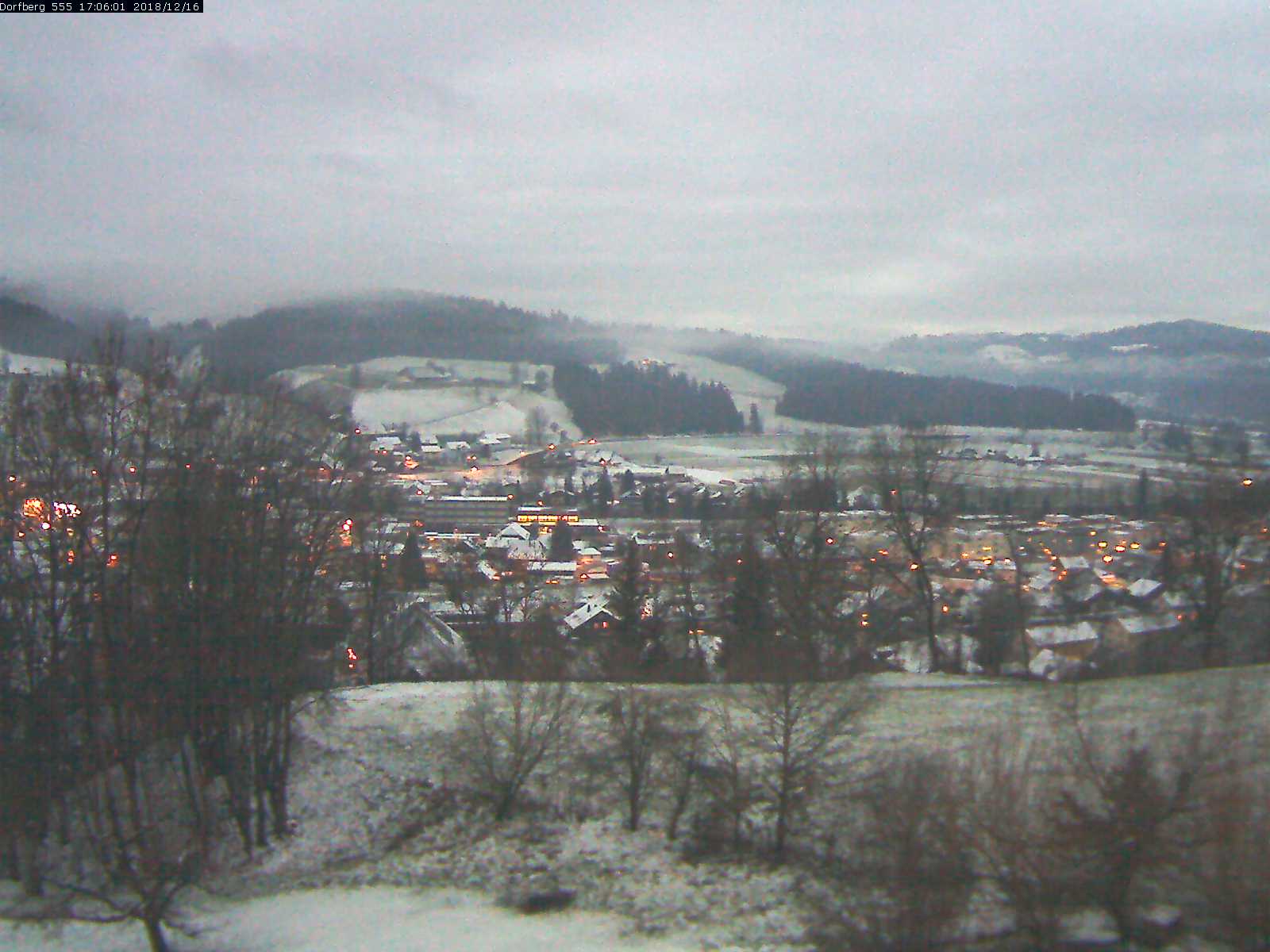 Webcam-Bild: Aussicht vom Dorfberg in Langnau 20181216-170601