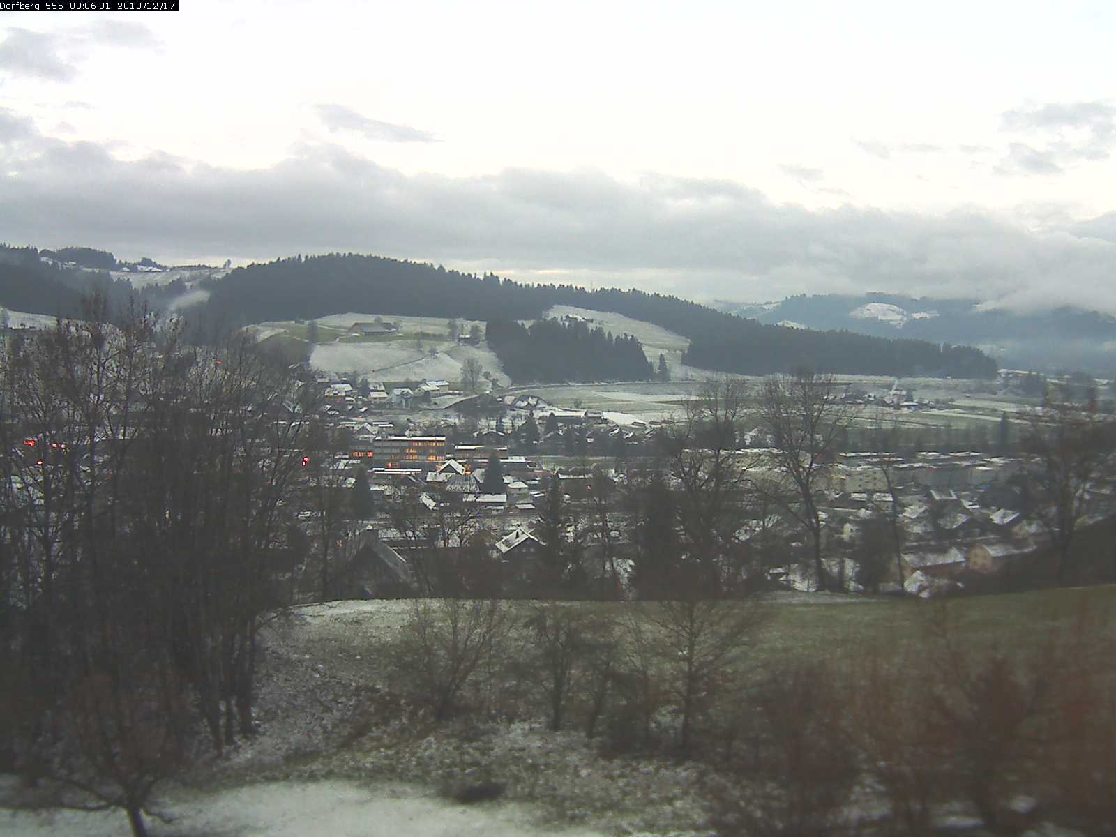 Webcam-Bild: Aussicht vom Dorfberg in Langnau 20181217-080601