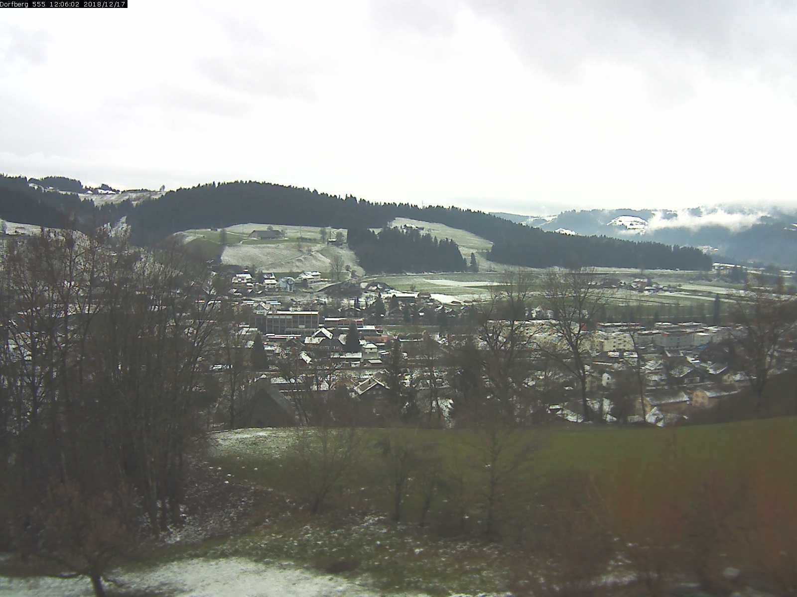 Webcam-Bild: Aussicht vom Dorfberg in Langnau 20181217-120601