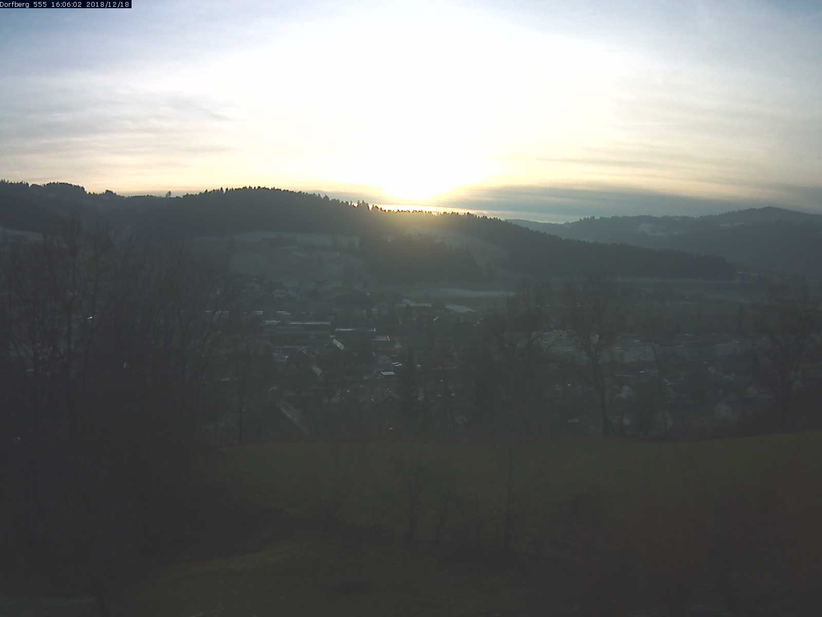 Webcam-Bild: Aussicht vom Dorfberg in Langnau 20181218-160601