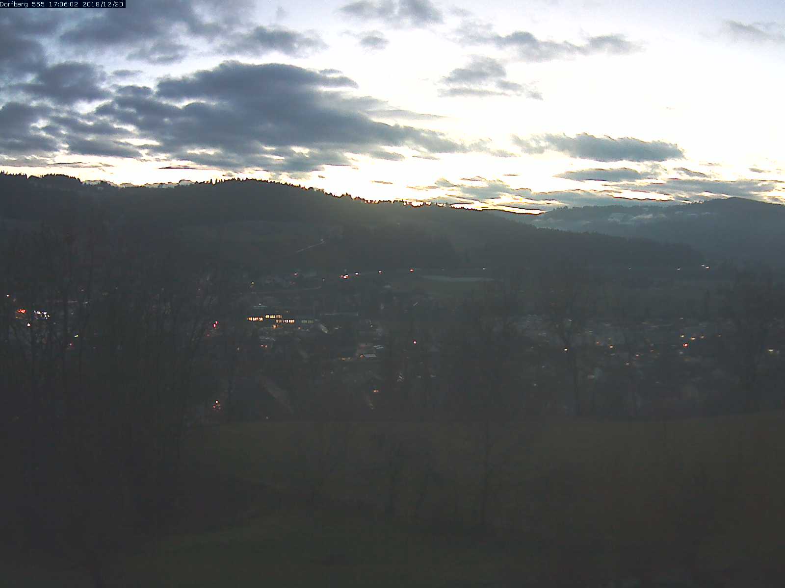 Webcam-Bild: Aussicht vom Dorfberg in Langnau 20181220-170601