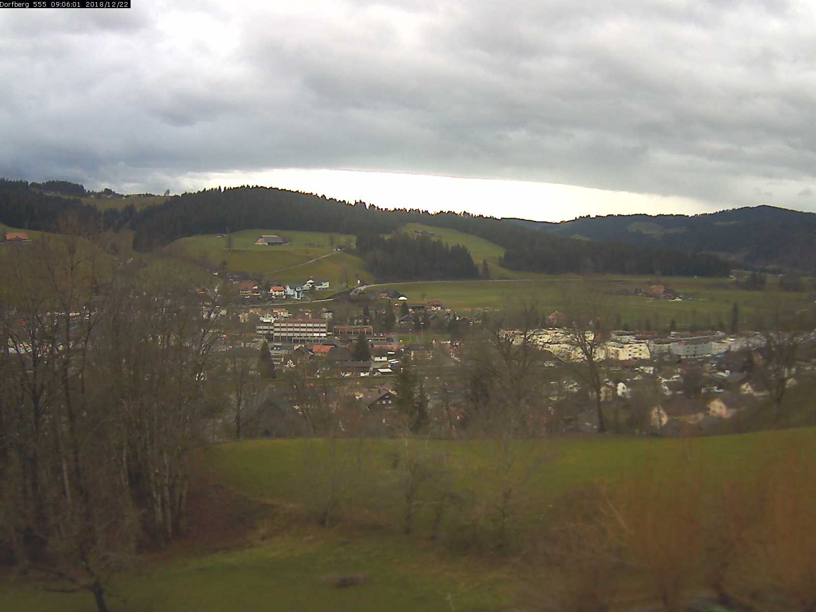 Webcam-Bild: Aussicht vom Dorfberg in Langnau 20181222-090601