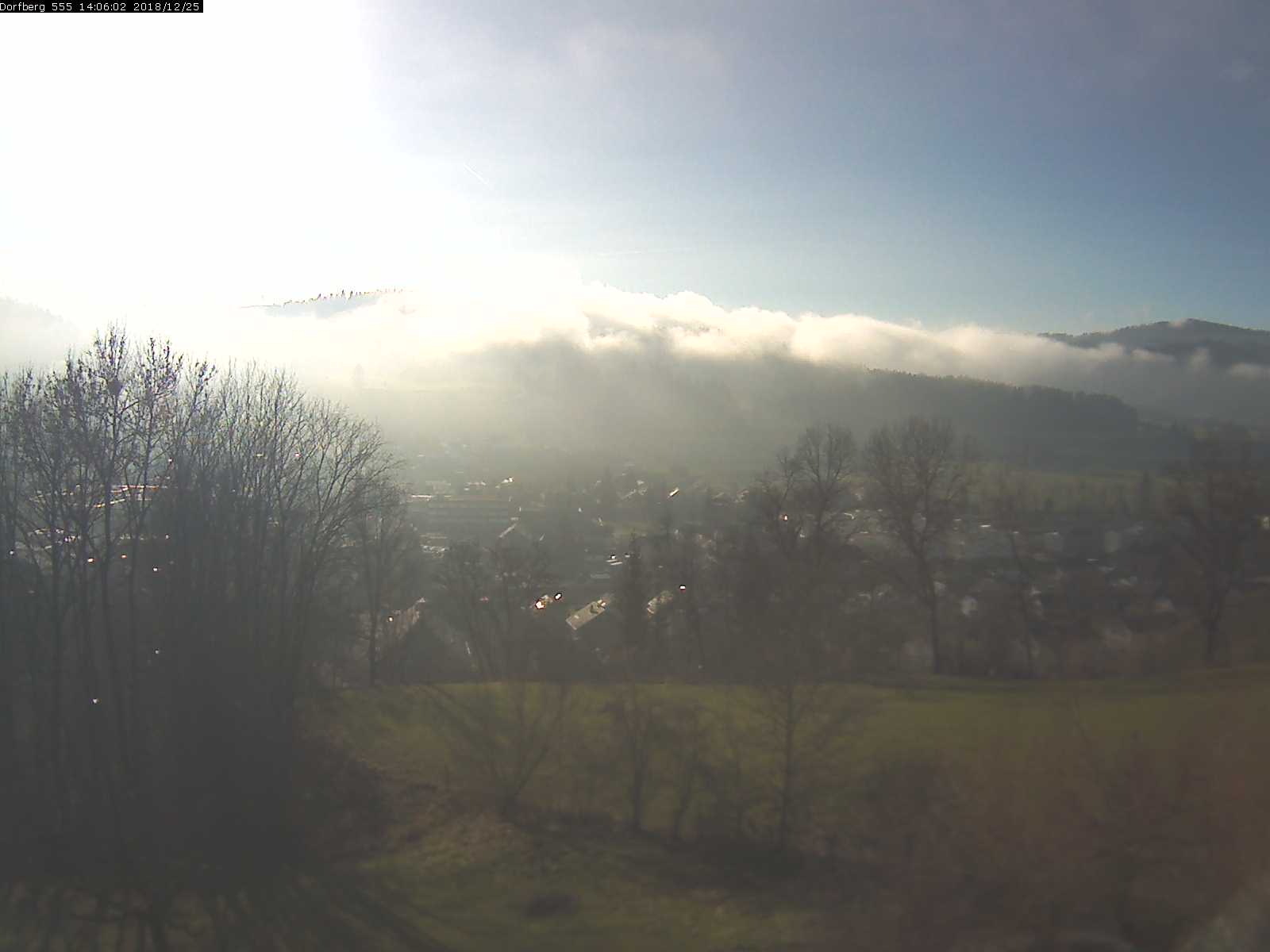 Webcam-Bild: Aussicht vom Dorfberg in Langnau 20181225-140601