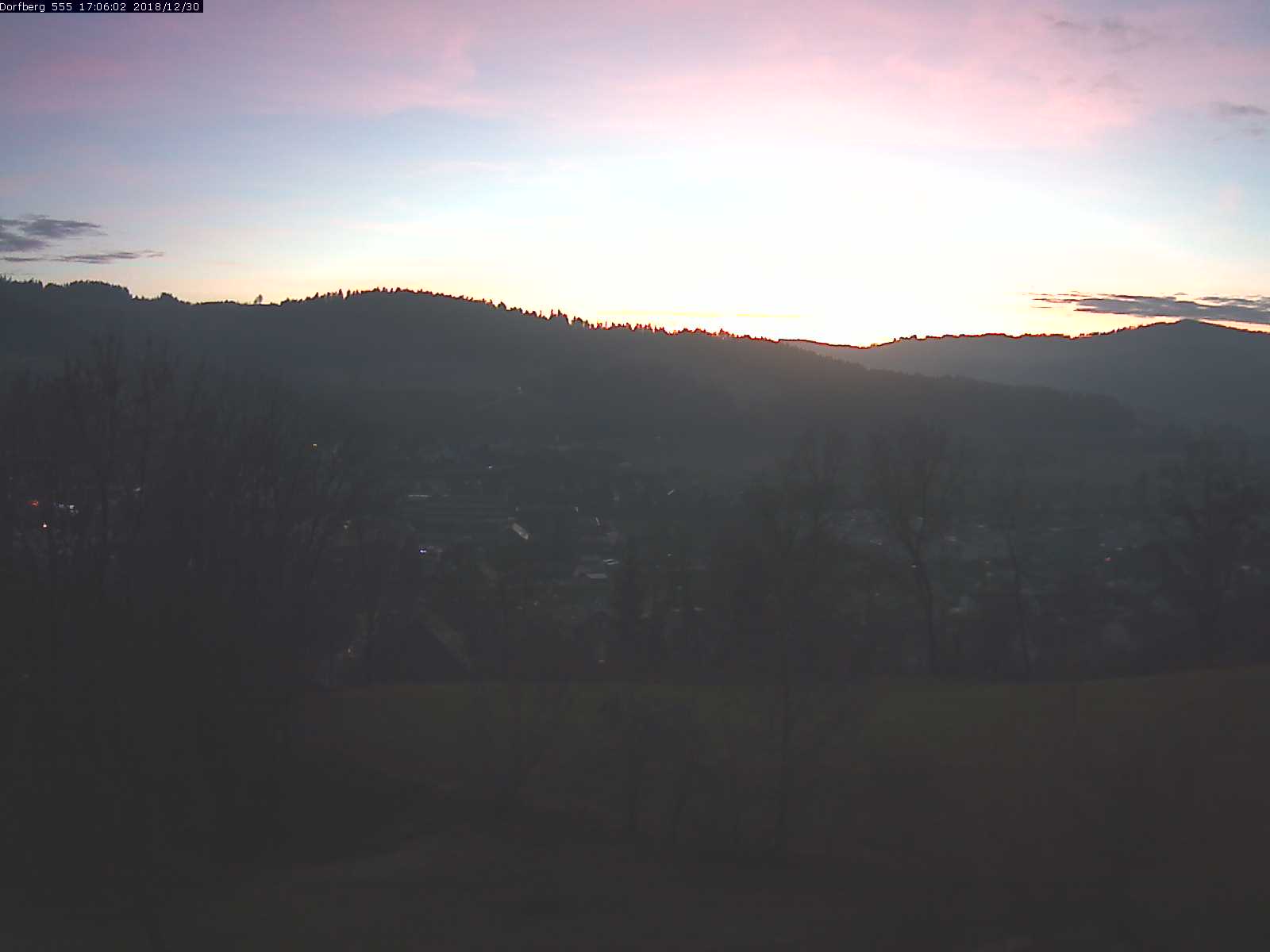 Webcam-Bild: Aussicht vom Dorfberg in Langnau 20181230-170601