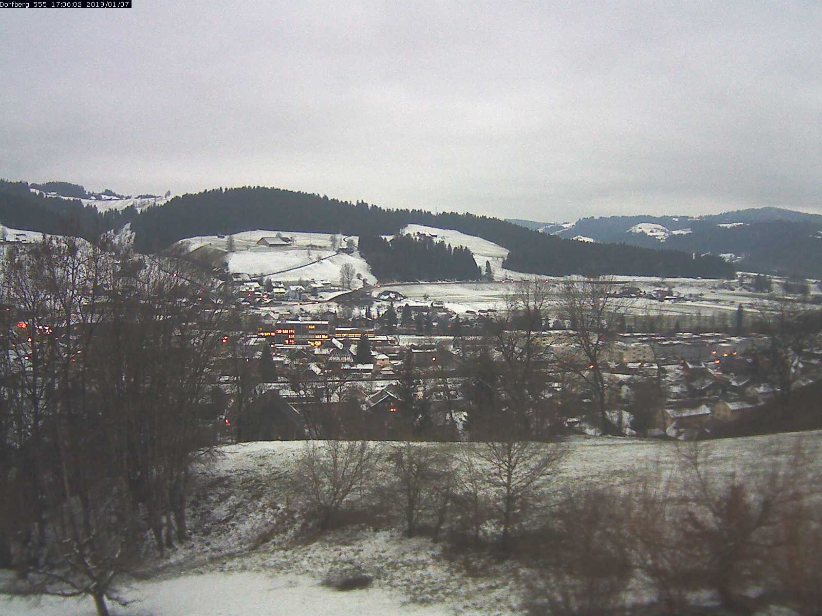 Webcam-Bild: Aussicht vom Dorfberg in Langnau 20190107-170601