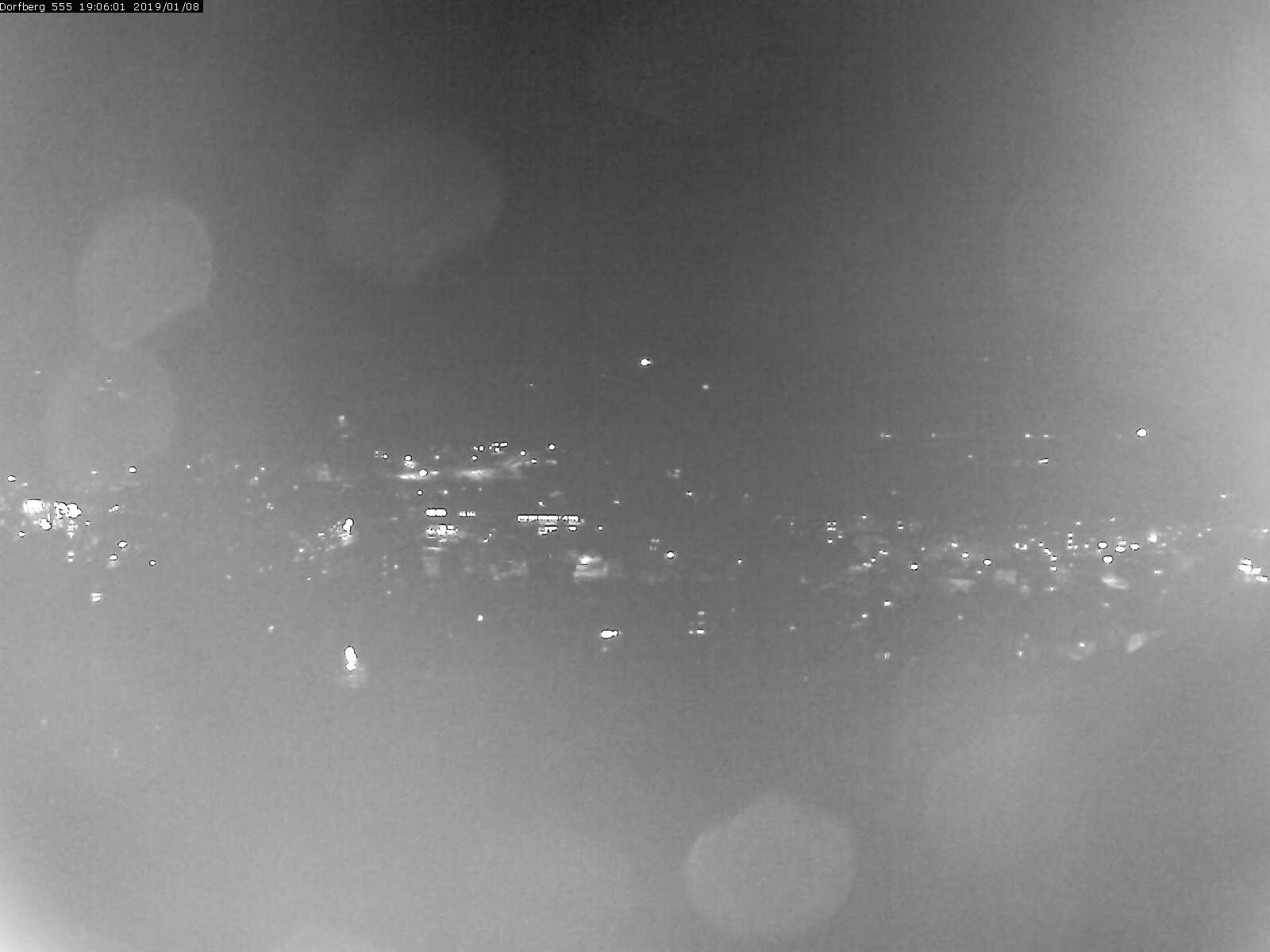 Webcam-Bild: Aussicht vom Dorfberg in Langnau 20190108-190601