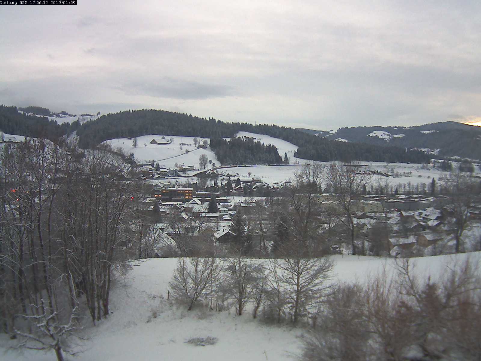 Webcam-Bild: Aussicht vom Dorfberg in Langnau 20190109-170601