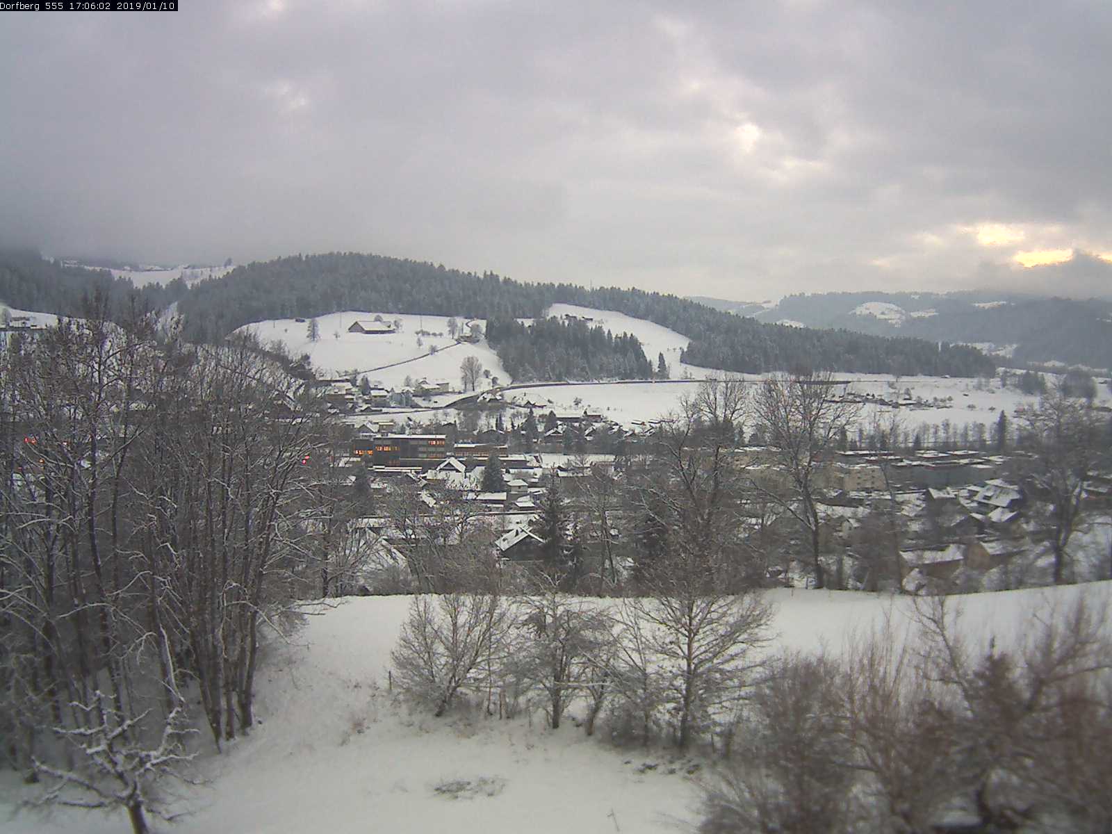 Webcam-Bild: Aussicht vom Dorfberg in Langnau 20190110-170601