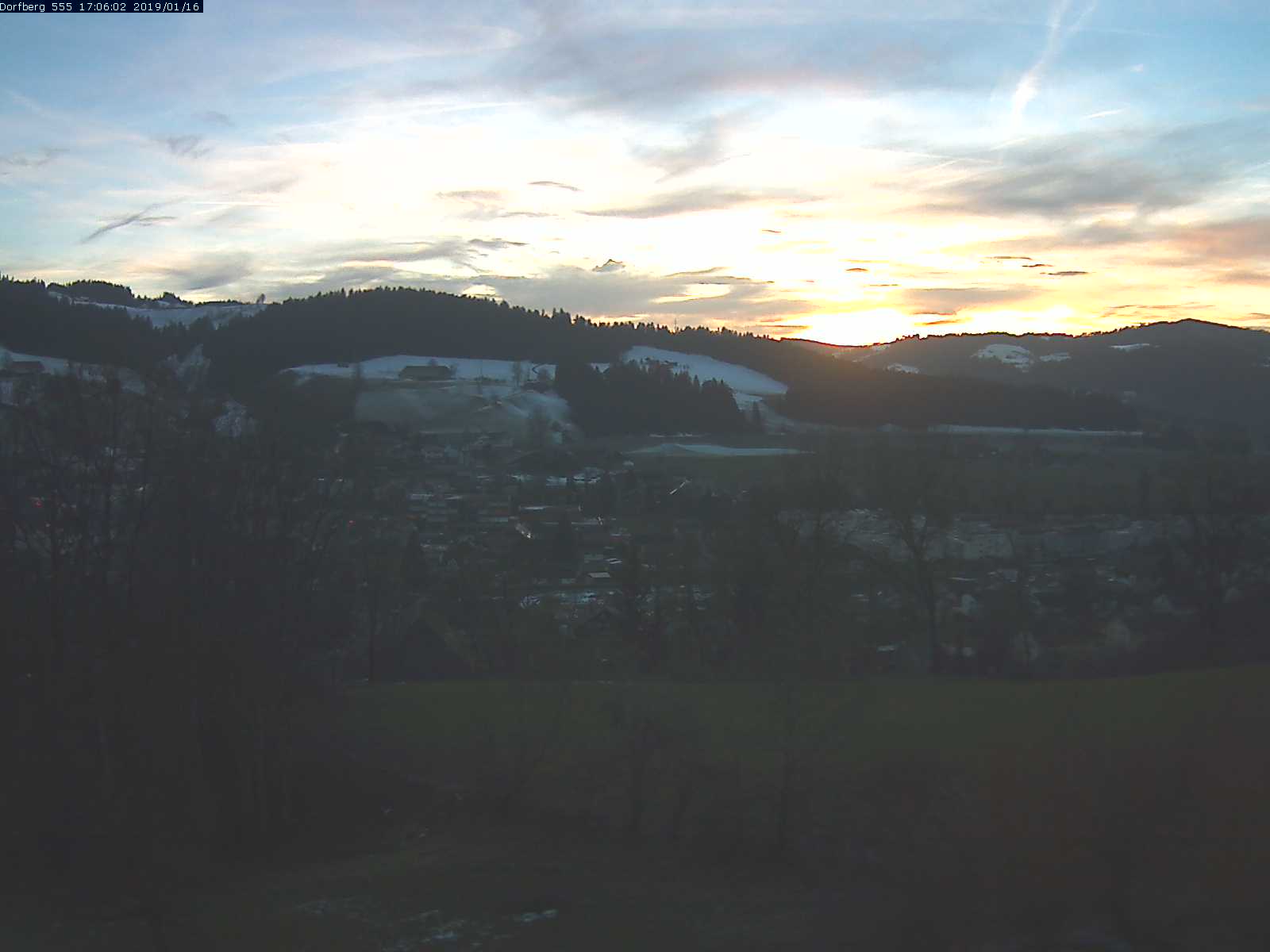 Webcam-Bild: Aussicht vom Dorfberg in Langnau 20190116-170601
