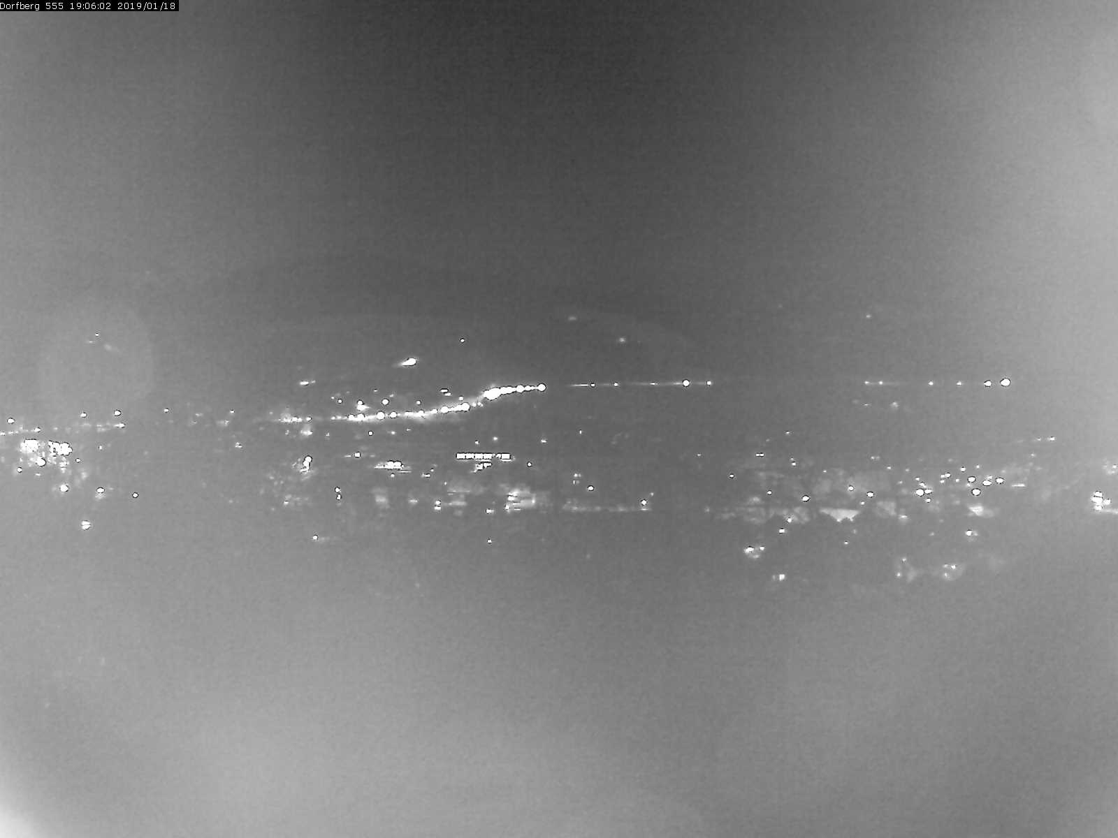 Webcam-Bild: Aussicht vom Dorfberg in Langnau 20190118-190601