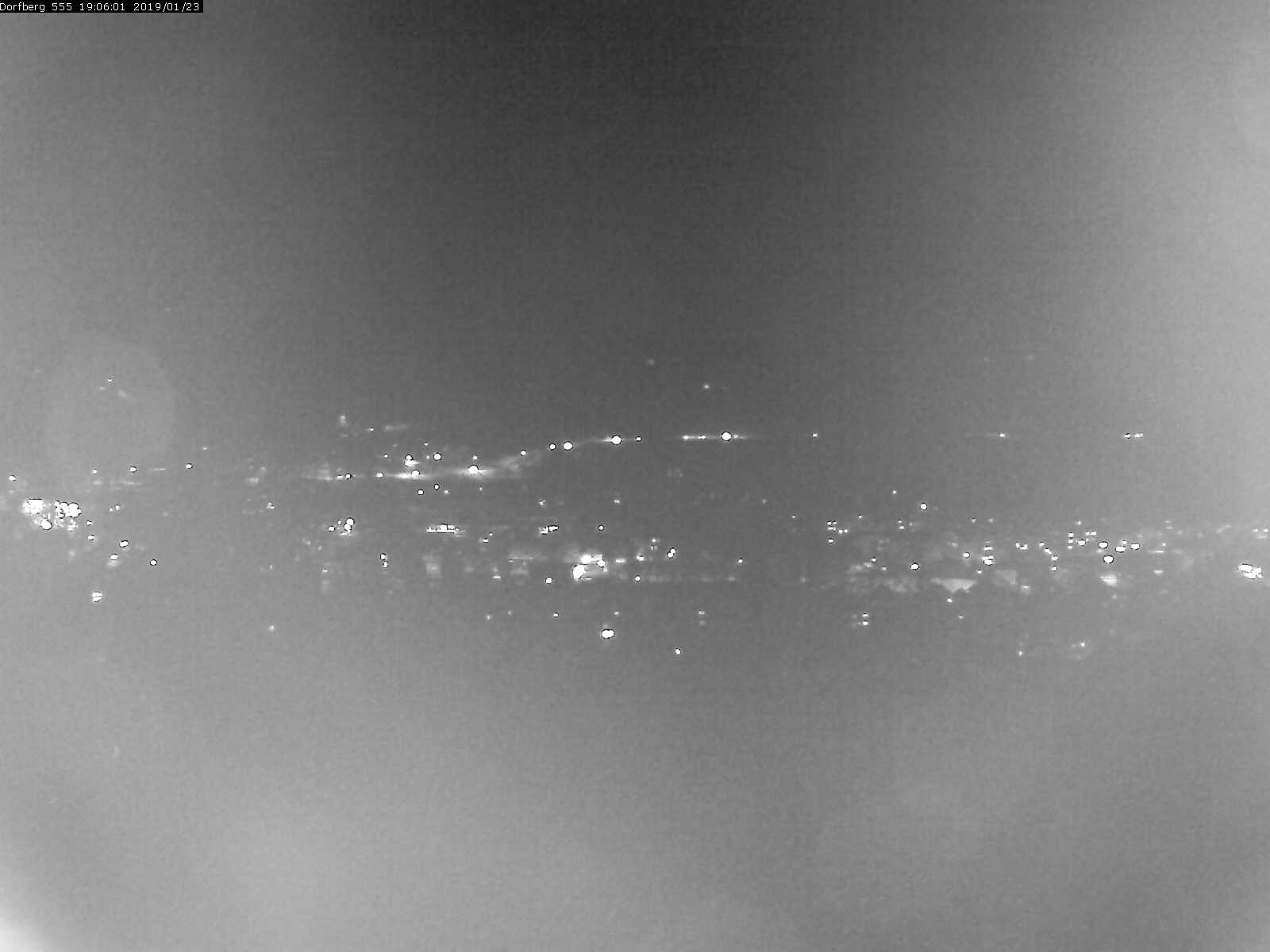 Webcam-Bild: Aussicht vom Dorfberg in Langnau 20190123-190601