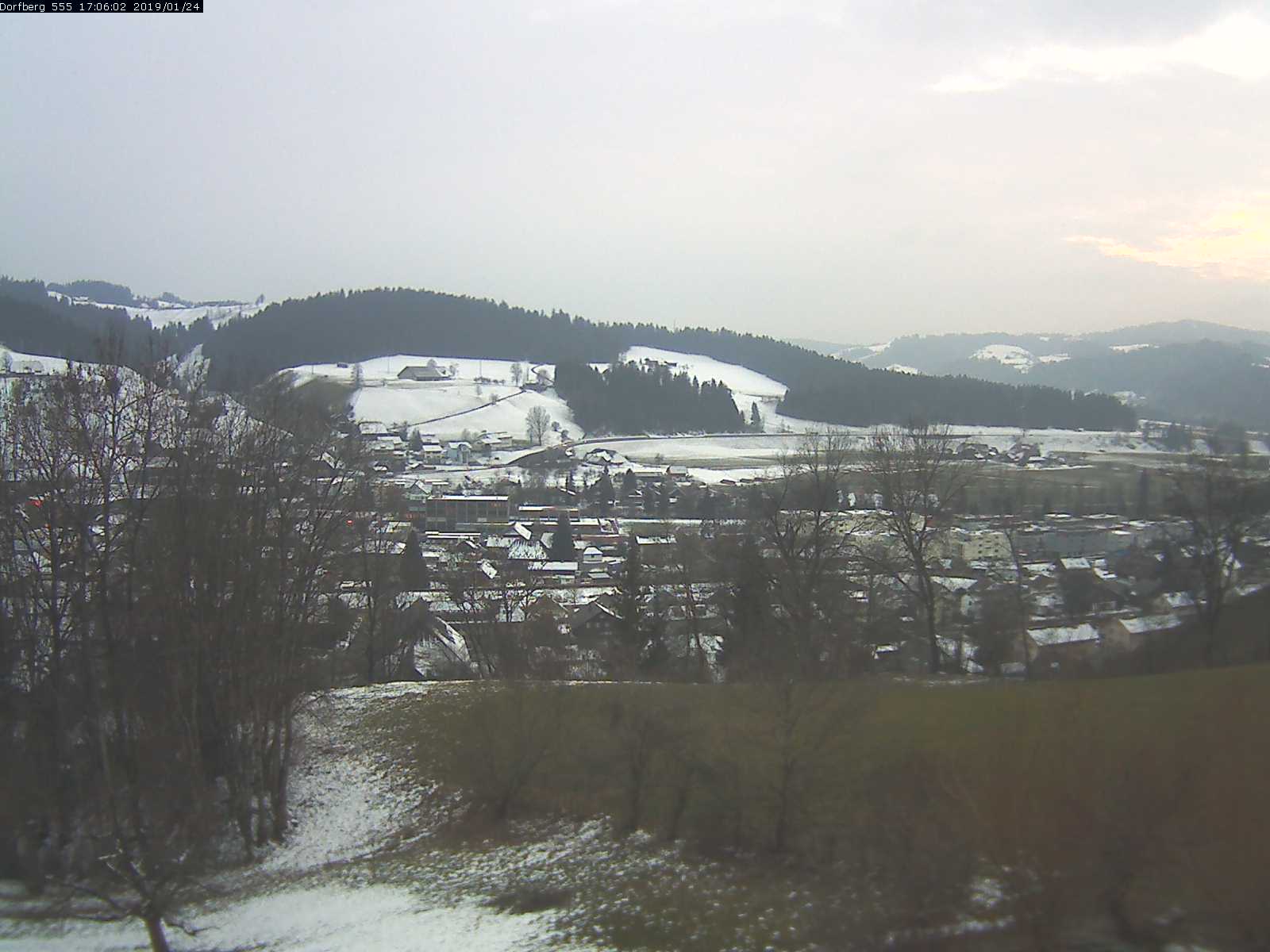 Webcam-Bild: Aussicht vom Dorfberg in Langnau 20190124-170601
