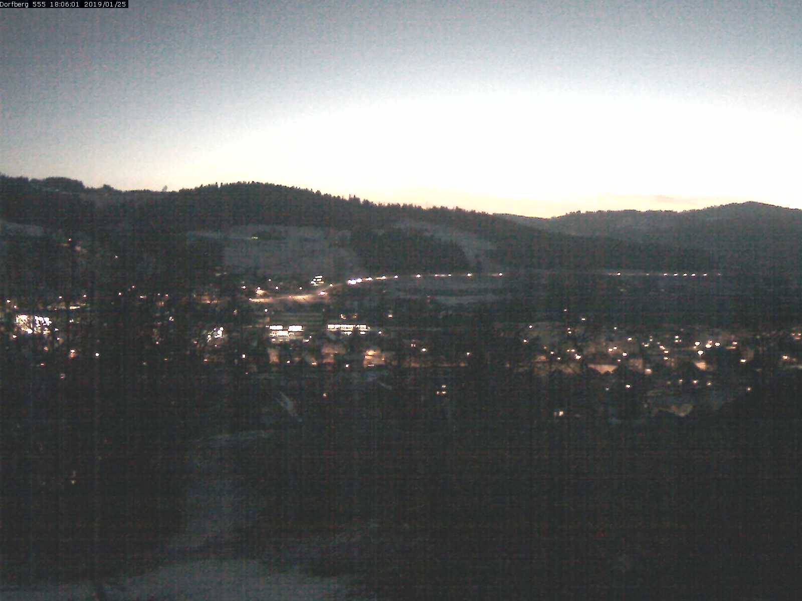 Webcam-Bild: Aussicht vom Dorfberg in Langnau 20190125-180601