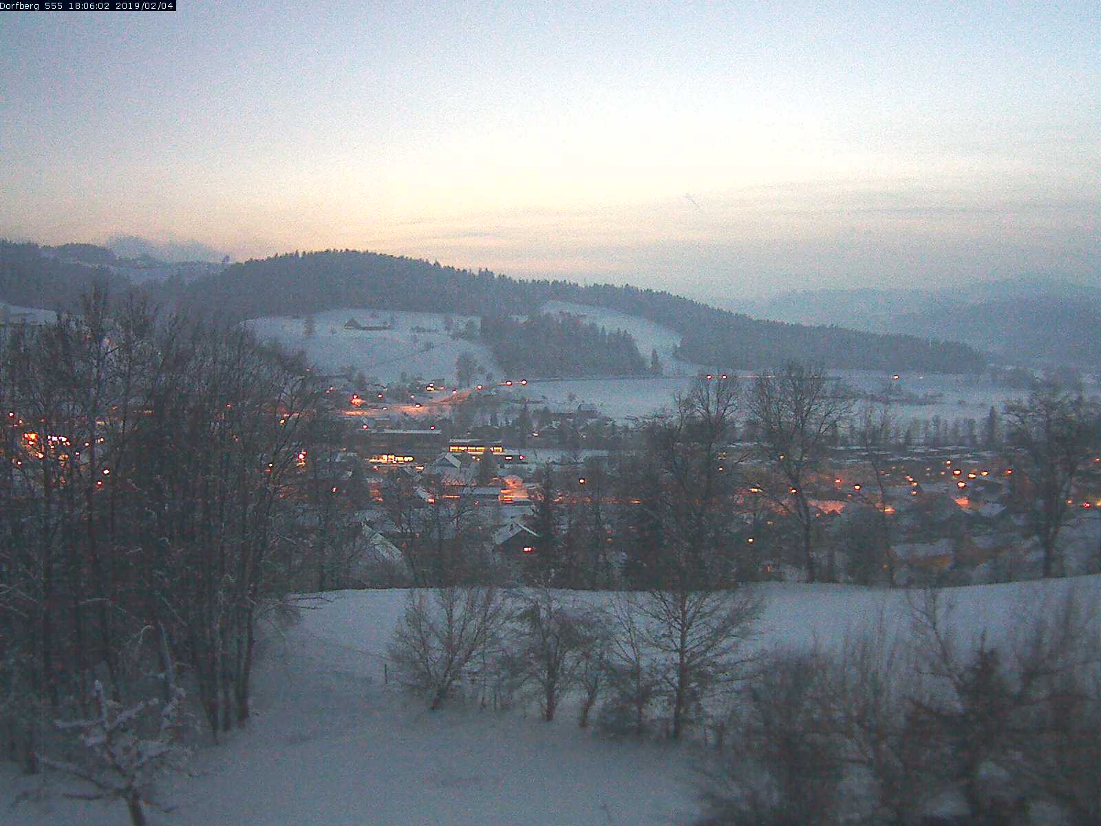 Webcam-Bild: Aussicht vom Dorfberg in Langnau 20190204-180601