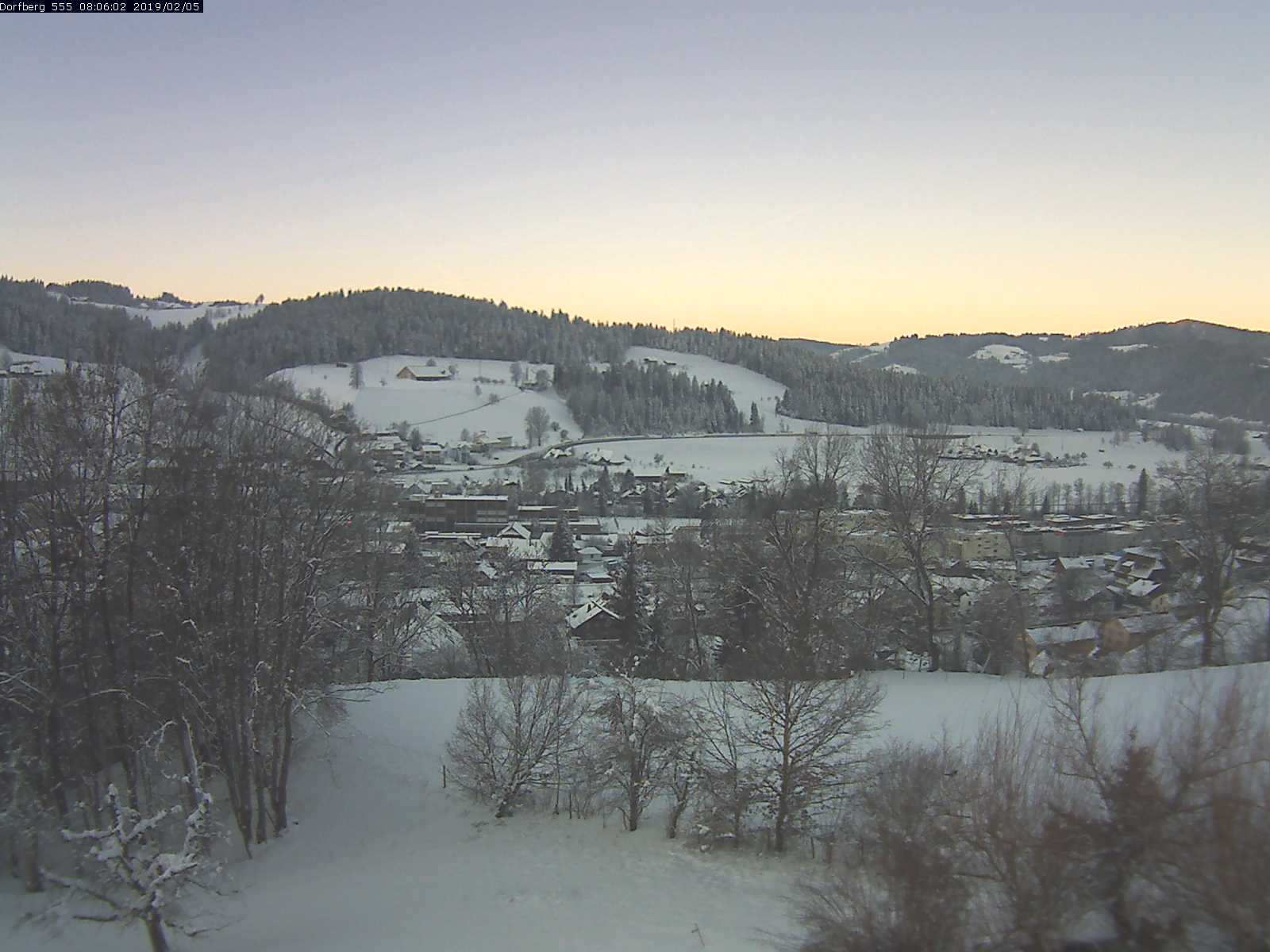 Webcam-Bild: Aussicht vom Dorfberg in Langnau 20190205-080601