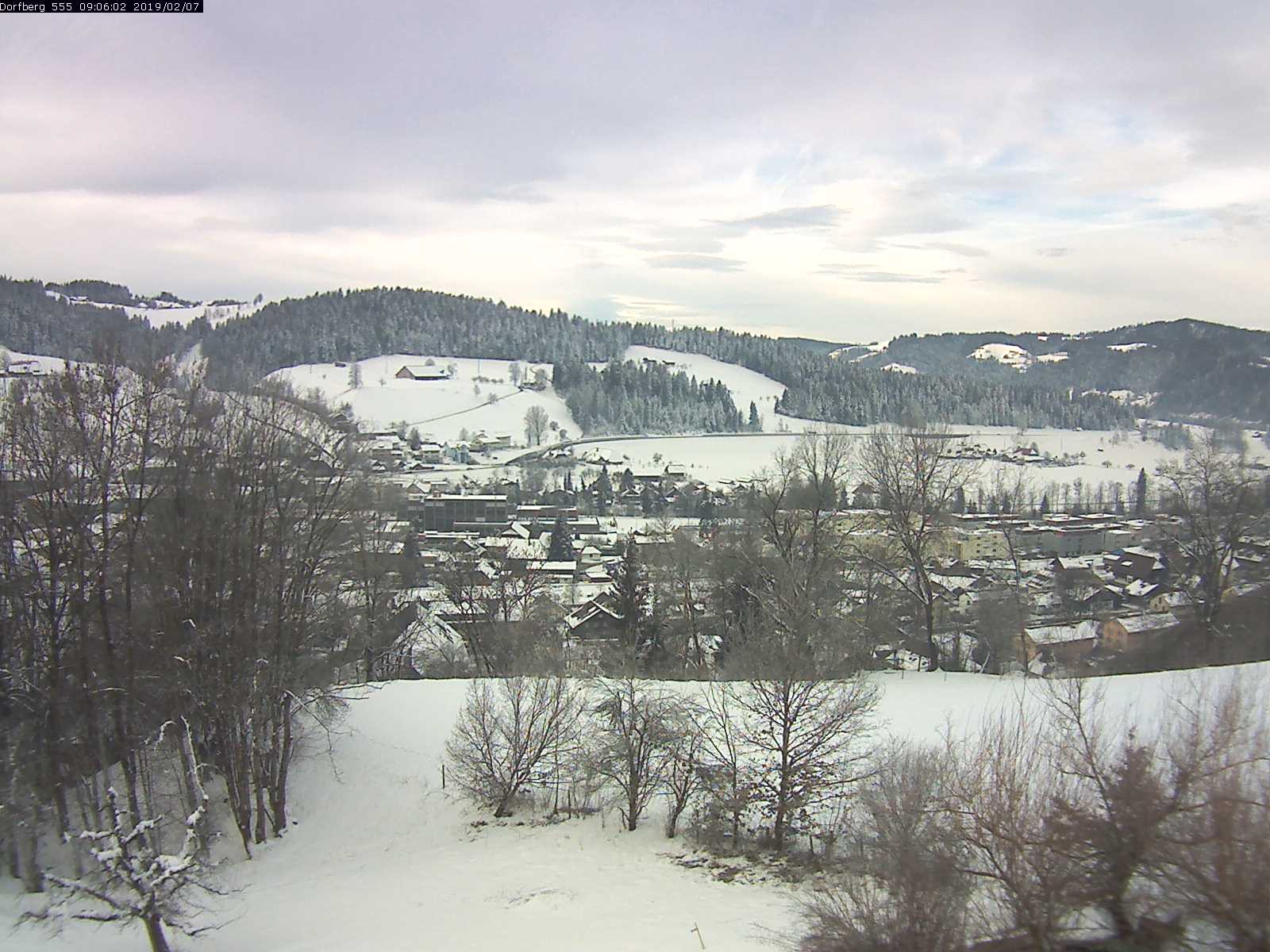 Webcam-Bild: Aussicht vom Dorfberg in Langnau 20190207-090601