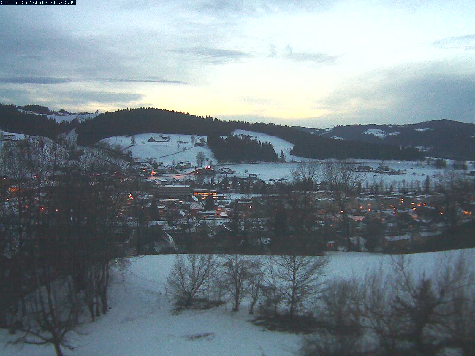 Webcam-Bild: Aussicht vom Dorfberg in Langnau 20190209-180601