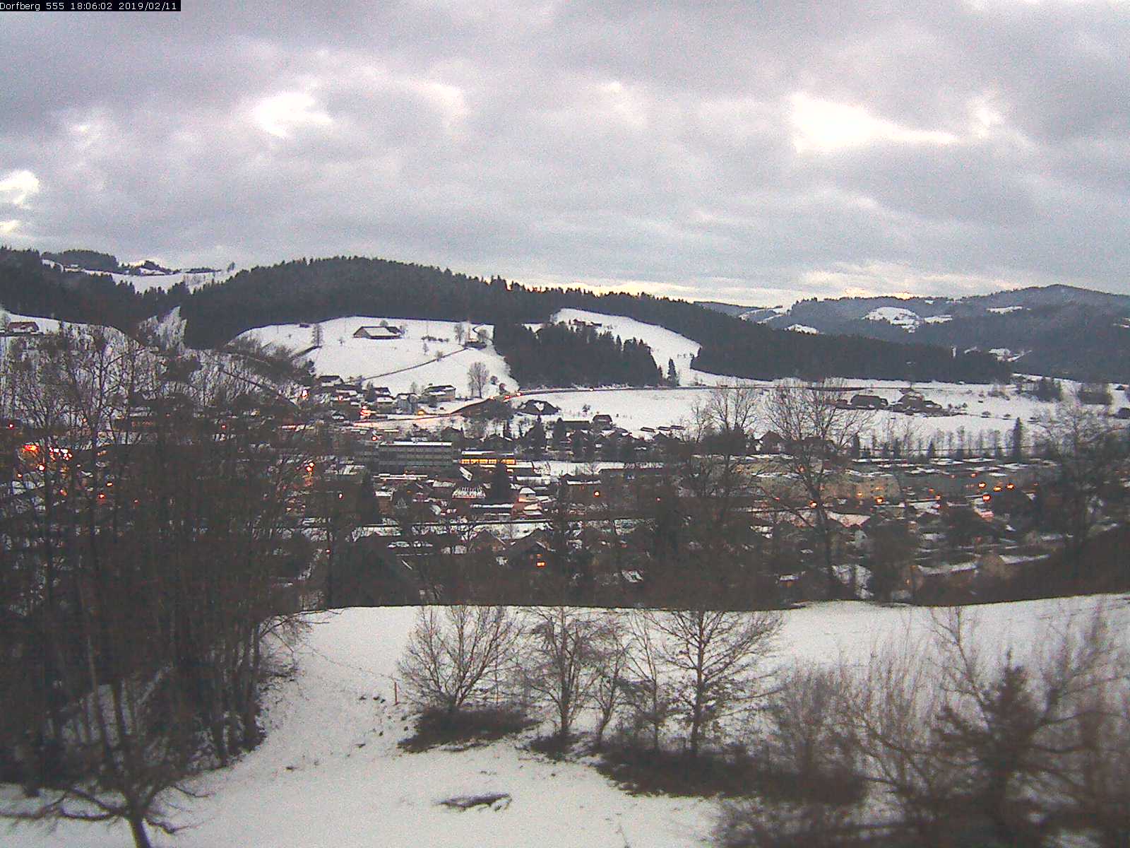 Webcam-Bild: Aussicht vom Dorfberg in Langnau 20190211-180601