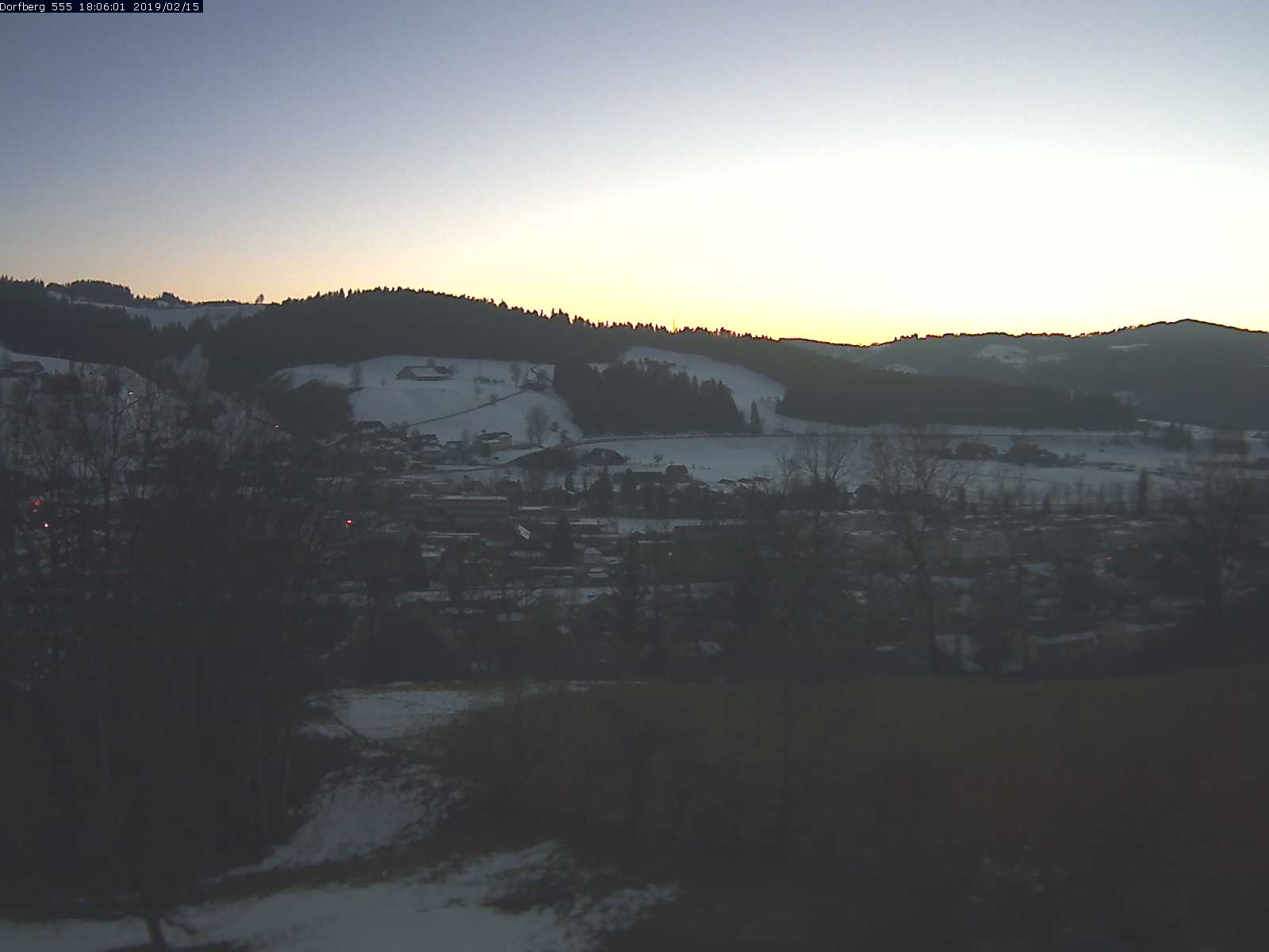 Webcam-Bild: Aussicht vom Dorfberg in Langnau 20190215-180601