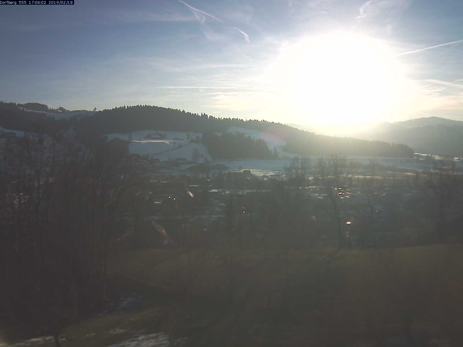 Webcam-Bild: Aussicht vom Dorfberg in Langnau 20190218-170601
